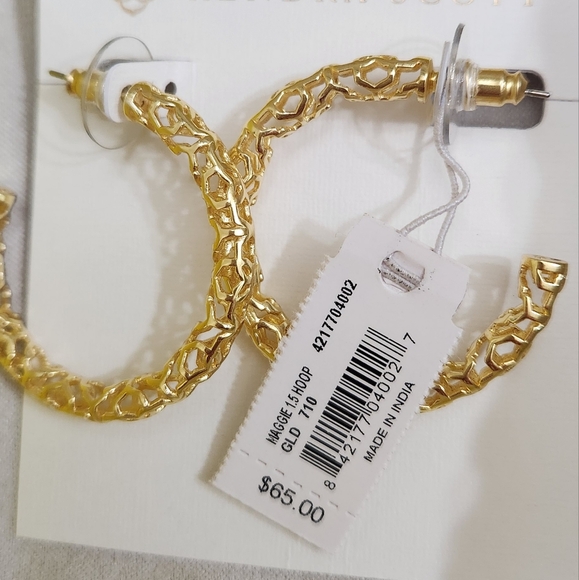 Kendra Scott Maggie Small Filigree Hoop Earring Gold NWT - Picture 6 of 10